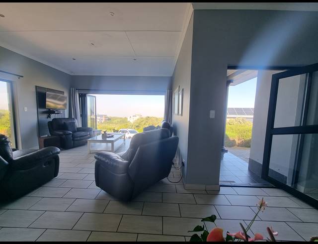 3 BEDROOM FREEHOLD FOR SALE IN DANA BAY